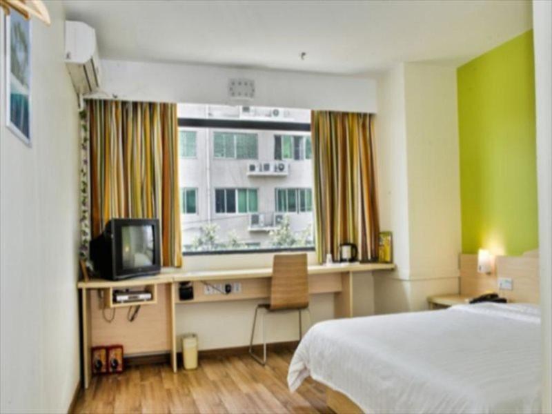 7Days Inn Shenzhen Long Hua Buitenkant foto